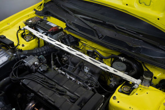 HPS フロントストラットタワーバー Acura Integra 1.8L 1994-2001用